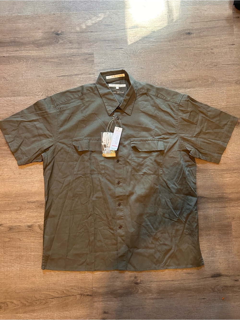 Perry Ellis Men's Cotton Button-Up Shirt Size M Olive Green Solid Short Sleeve